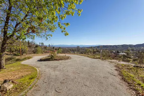 15765 Old Stagecoach Rd, Redding, CA 96001 photo 3