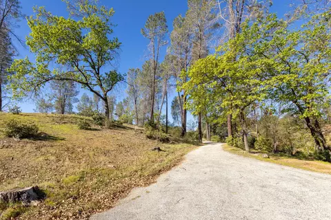 15765 Old Stagecoach Rd, Redding, CA 96001 photo 8