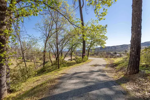 15765 Old Stagecoach Rd, Redding, CA 96001 photo 9