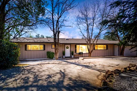 1120 Redbud Dr, Redding, CA 96001 photo 1