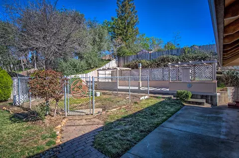 1730 Vega St, Redding, CA 96002 photo 40