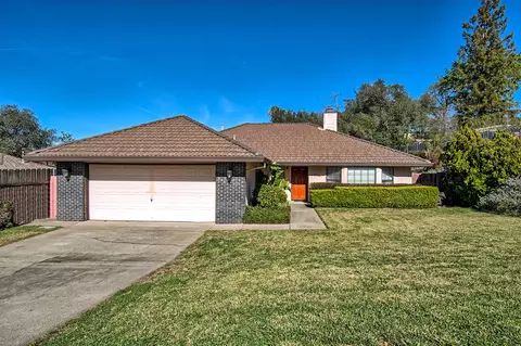 1730 Vega St, Redding, CA 96002 photo 2