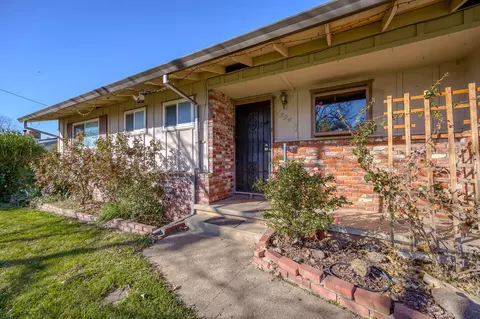 1394 Carter Way, Redding, CA 96002 photo 5