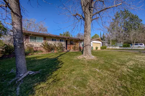 1394 Carter Way, Redding, CA 96002 photo 3