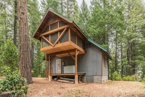 641 Boulder Lakes Trl, Coffee Creek, CA 96091 photo 1