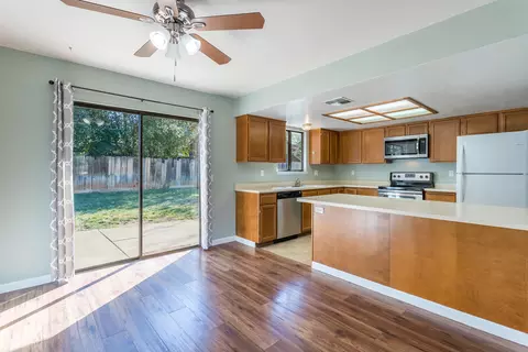 1971 Silverfield Loop, Redding, CA 96002 photo 6