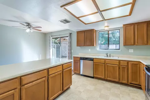 1971 Silverfield Loop, Redding, CA 96002 photo 5