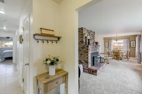 6966 River Dr, Redding, CA 96001 photo 4