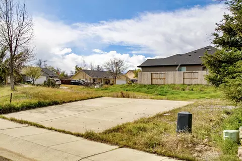 16904 Cape Cod Dr, Redding, CA 96003 photo 1