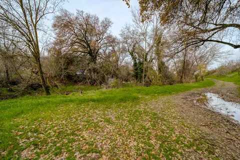 725 Ash St, Red Bluff, CA 96080 photo 2