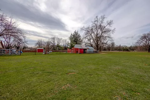 11348 Sara Dr, Redding, CA 96003 photo 9