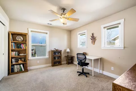 857 Fell St, Redding, CA 96001 photo 11