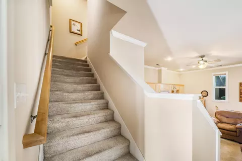 857 Fell St, Redding, CA 96001 photo 9