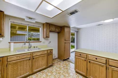 2959 Dove St, Redding, CA 96001 photo 6