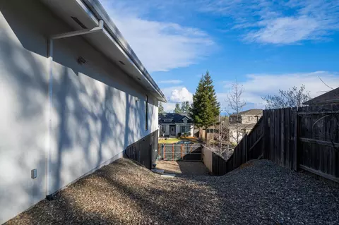4562 Nantucket Dr, Redding, CA 96001 photo 42