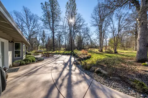 12166 Carol Ann Ln, Redding, CA 96003 photo 37