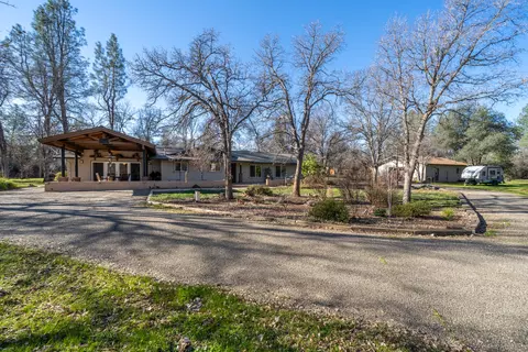 12166 Carol Ann Ln, Redding, CA 96003 photo 2
