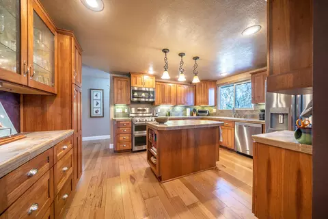 12166 Carol Ann Ln, Redding, CA 96003 photo 12
