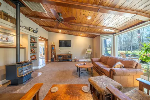 12166 Carol Ann Ln, Redding, CA 96003 photo 11