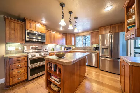 12166 Carol Ann Ln, Redding, CA 96003 photo 13