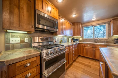 12166 Carol Ann Ln, Redding, CA 96003 photo 15