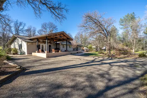 12166 Carol Ann Ln, Redding, CA 96003 photo 3
