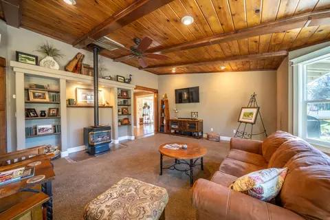 12166 Carol Ann Ln, Redding, CA 96003 photo 8