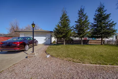 6521 Kimberly Dr, Redding, CA 96001 photo 2