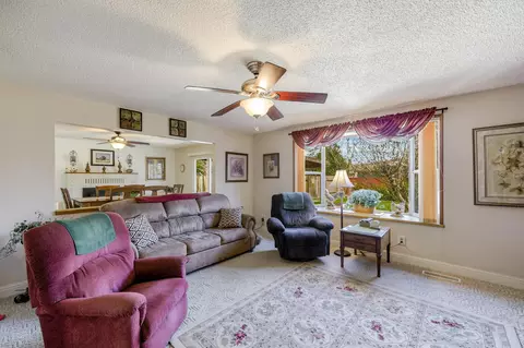 6521 Kimberly Dr, Redding, CA 96001 photo 9