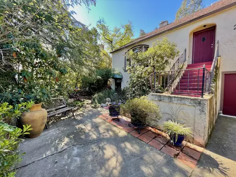 2110 Terrace St, Redding, CA 96001 photo 2