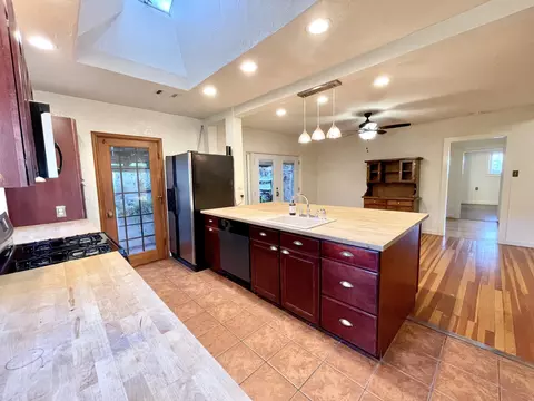2110 Terrace St, Redding, CA 96001 photo 19