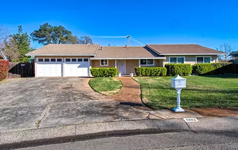 1332 Lorraine Dr, Redding, CA 96002 photo 4