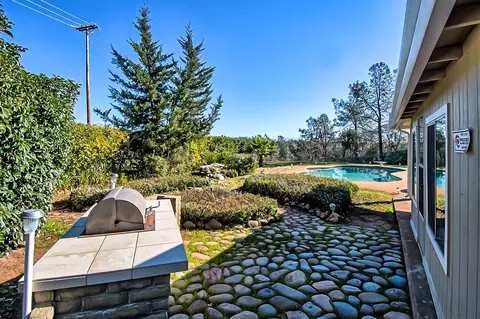 1332 Lorraine Dr, Redding, CA 96002 photo 42