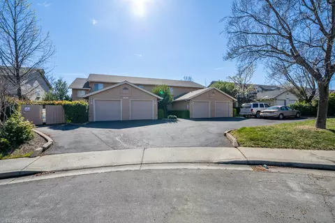 1425 Serrano Pl, Redding, CA 96003 photo 2