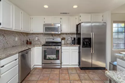 3669 Somerset Ave, Redding, CA 96002 photo 9