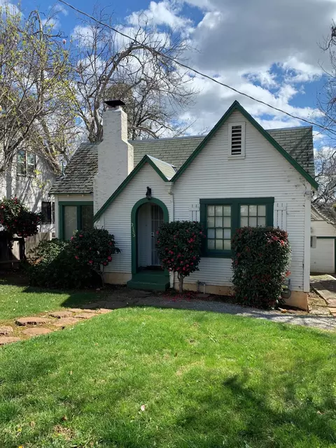 2135 Shasta St, Redding, CA 96001
