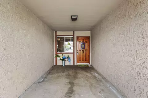 431 Woodcliff Dr, Redding, CA 96003 photo 3