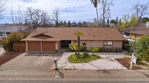431 Woodcliff Dr, Redding, CA 96003 photo 2