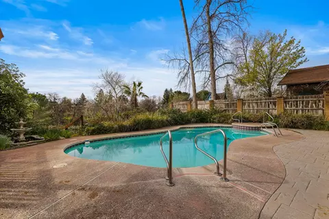 431 Woodcliff Dr, Redding, CA 96003 photo 32