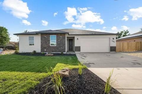 1390 Fitz Pl, Redding, CA 96003