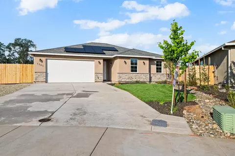 1345 Fitz Pl, Redding, CA 96003