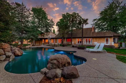 20490 Bernard Way, Redding, CA 96003