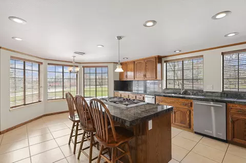 20490 Bernard Way, Redding, CA 96003 photo 14
