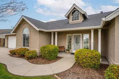 4020 Winter Green Ct, Redding, CA 96001