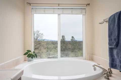 4020 Winter Green Ct, Redding, CA 96001 photo 25