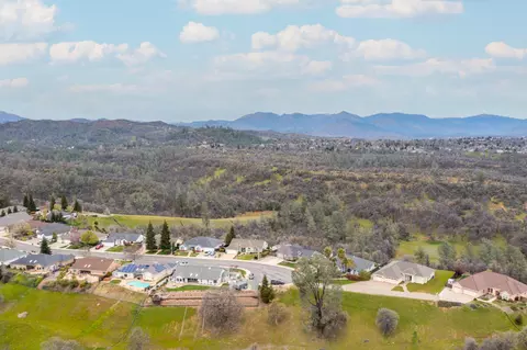 4020 Winter Green Ct, Redding, CA 96001 photo 11