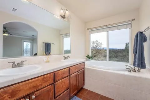 4020 Winter Green Ct, Redding, CA 96001 photo 26