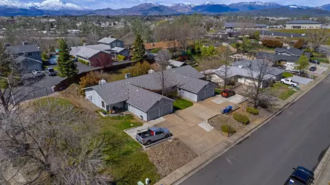 5331 Vly Rdg Dr, Redding, CA 96003 photo 3