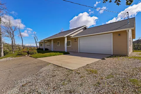 15861 Joey Ln, Redding, CA 96001 photo 2