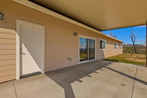 15861 Joey Ln, Redding, CA 96001 photo 14